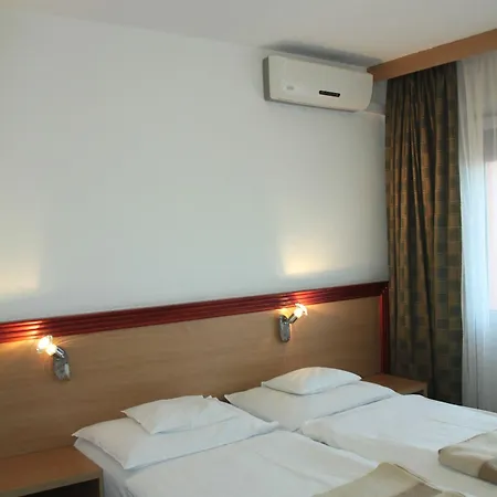Tisza Sport Szálloda 3*
